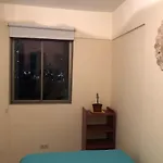 Habitación con baño privado a 2 cuadras de Playa Brava